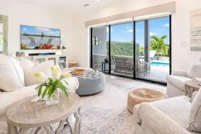 Image de Mahogany Villa 2-B 4br Canal Front Villa & Pool at Sea Haven