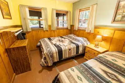 Image de Historic Fir Cabin at Camp Layman | Charming Group Mountain Haven