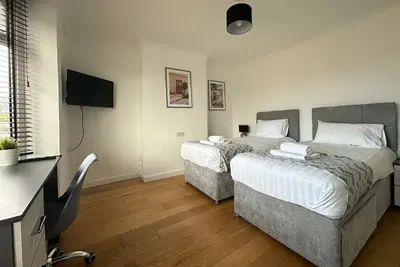 Image de Spacious 5 Br up to 10 guests | Off-road Parking