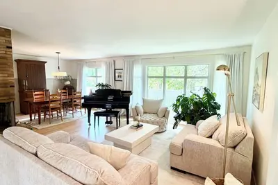 Image de Clean and Convenient 4-bedroom house in Pittsford!