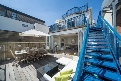 Image de The Cottage 4 bed waterfront   pontoon   sea views