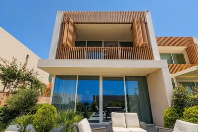 Image de Luxe Green Coast Villa | Jacuzzi & Free Buggy by PikHost