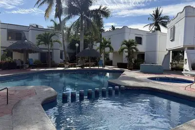 Image de Casa Exclusiva en El Cid by Gps