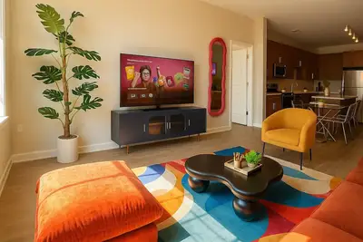 Image de Fairfax 2br | Workspace, Saltwater Pool & Fitness