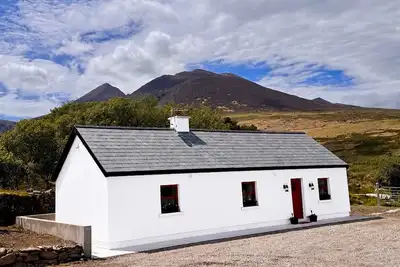 Cottage Sleeps 4 with Parking