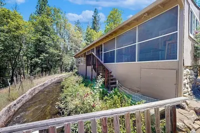 Image de Family Friendly Cabin w/ Meadow View, Hot Tub, Large Deck, WiFi & Private W/D