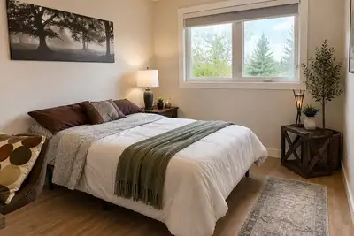 Image de Spacious Family Home  in a quiet acreage community