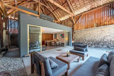 Image de Unique home in converted barn in the Alps
