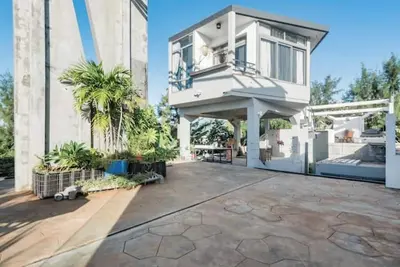 Image de 2 studios dans une villa design partagée + piscine + jacuzzi + salle de sport