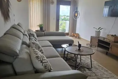 Image de 2-bedroom apartment in lovely Fumba Town with Ac, modern comforts and balconies