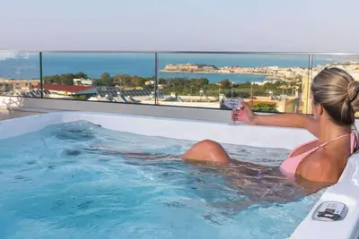 Image de Sea and City Views Apartment in villa \"Zina\"