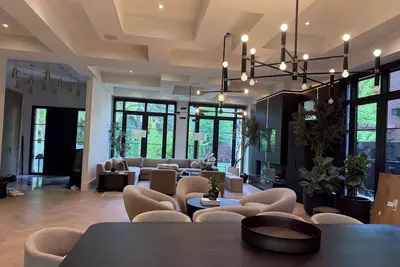 Image de Luxury home in heart of Toronto. Brand new and amazing amenities. Resort like