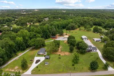 Image de Spacious Multi-Home Estate, Sleeps 29, Reunion & Event Friendly