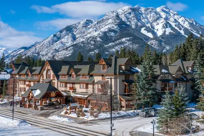 Image de Mountain Lodge Room | Steps to Downtown Banff