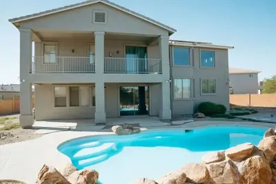 Image de Sleeps 15 | 5br Buckeye Home + Pool Table