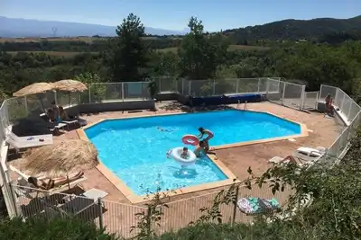 Image de Camping 3 étoiles - Piscine  - ccbgcdf