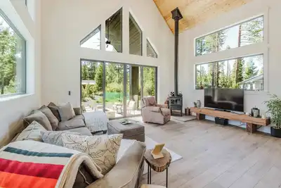 Image de Scandinavian Forest Retreat Near Sunriver