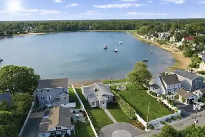 Image de Fun and Sun on the Bay! Waterfront- Slps 6!