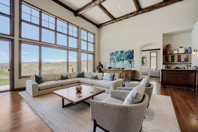 Image de 🌄 Luxury Mountain Retreat on 5 Acres | 5 Bed + 6 Bath | Expansive Views