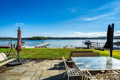 Image de 6-bed house on Paugus Bay w/ sand bar-like swimming, large dock, and much more.