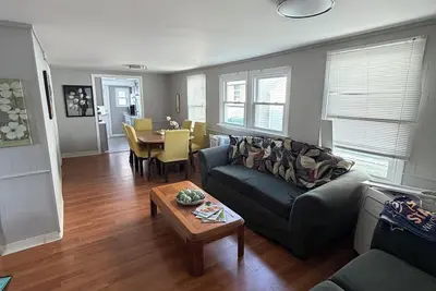 Image de Sept Special 1st Floor cottage unit 100 yards from beach