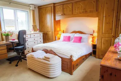 Image de House Sleeps 6 with Enclosed Garden