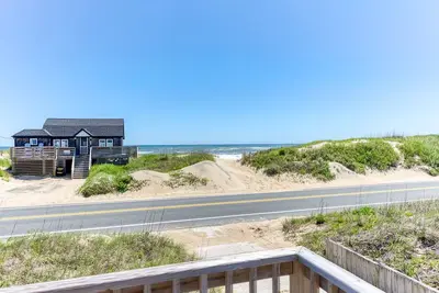 Image de New Listing:  Ocean views & ocean breeze, vacation @ Our Island In The Sun