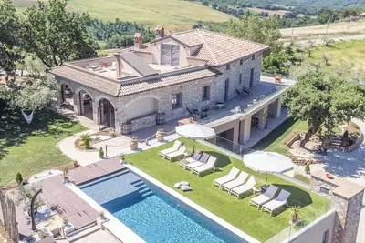 Image de Villa à Canale avec 5 chambres à coucher, 14 couchages