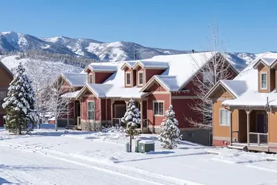 Image de 113 Peak View Ideal family rental, pet friendly, private hot tub and views