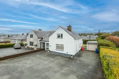Image de Hirdre -  a self catering cottage that sleeps 6 guests in 4 bedrooms