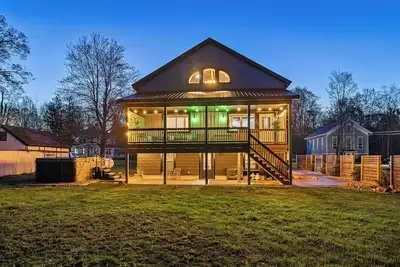 Image de Sylvan Beach Sanctuary - Spacious 4-bedroom house in amazing Blossvale with Ac