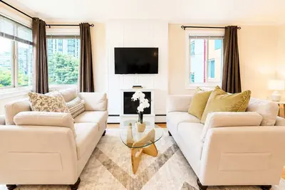 Image de Downtown 1 Br Condo near Convention Center