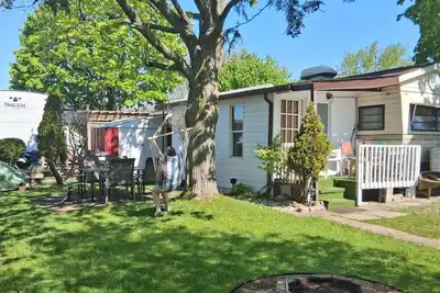 Image de Wildwood By The Lake! Cottage Rental in Private Park next to Lake Erie!
