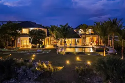 Image de Cayuco 12: Luxury Villa w/ Pool, Jacuzzi, Mini Golf, Staff & Golf Cart