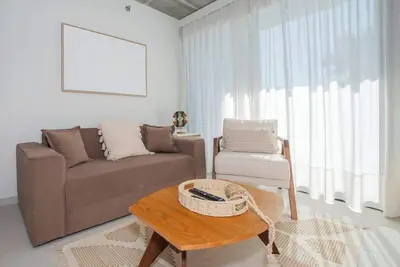 Image de Stylish 2br + Private Patio | Pool, Gym, Cinema