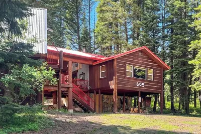 Image de Rustic Log Cabin Retreat Near Lake Cascade