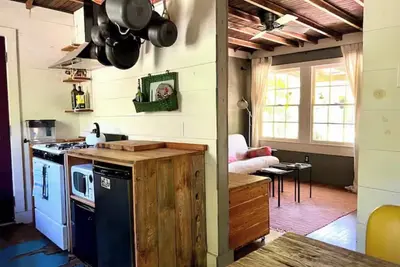 Image de Cozy Austin cottage. Walk to shops & Coffee