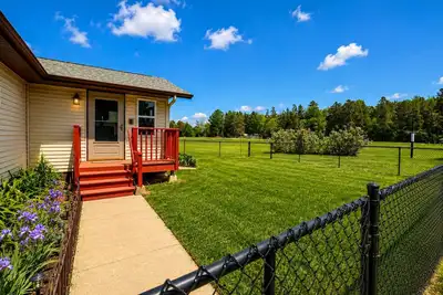 Image de Trailside Cabin/Pet Friendly/Fire Pit/ Fenced Yard
