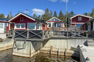 Image de Beautiful home in Vallvik with sauna