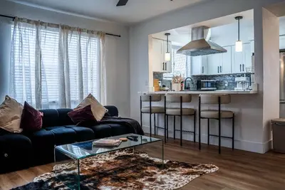 Image de Cozy, elegant 2 bedroom space to make you feel at home