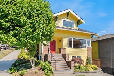 Image de Lake & Space Needle Views • Ac • Large Groups • Charming Classic Craftsman!