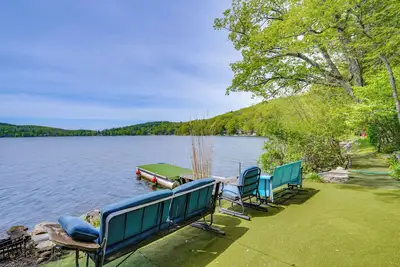 Image de Lakeside Berkshires Cabin w/ Private Dock & Views