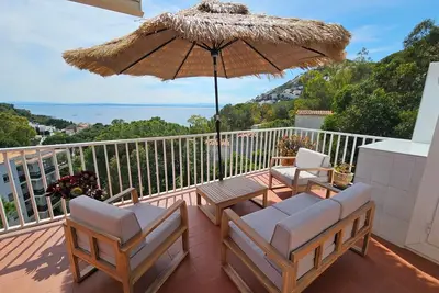 Image de Splendide terrasse de 30m2 vue mer