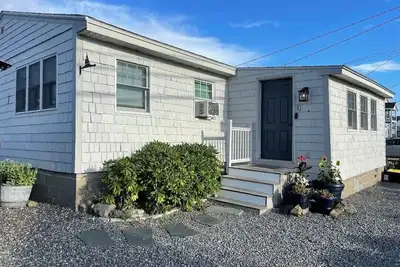Image de Dreamcatcher Cottage Sleeps 8  Parking for 4 cars Location Location Ac