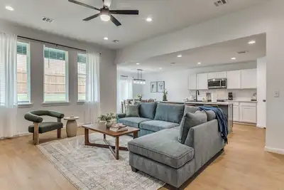 Image de Modern Tulsa New Build | Downtown & Cherokee