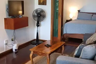 Image de Cozy apartment in Monteverde downtown, hidden in a sunny garden.