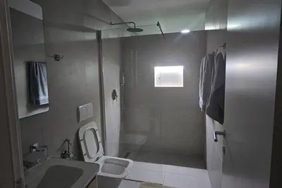 Image de 2-bedroom apartment in beautiful Tiranë with air conditioning
