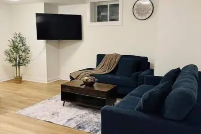 Image de Cozy Luxury Basement Apartment