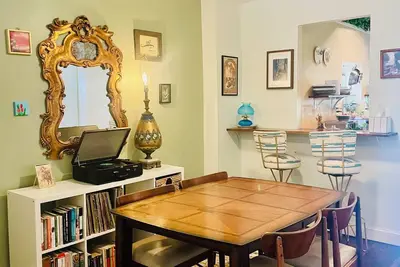 Image de Cute 2-bedroom row-house. Central Air popular Fishtown neighborhood Philadelphia