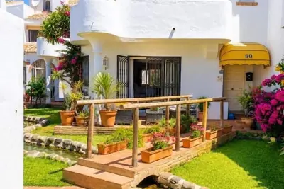 Image de 50 Beautiful Mijas Playa Club